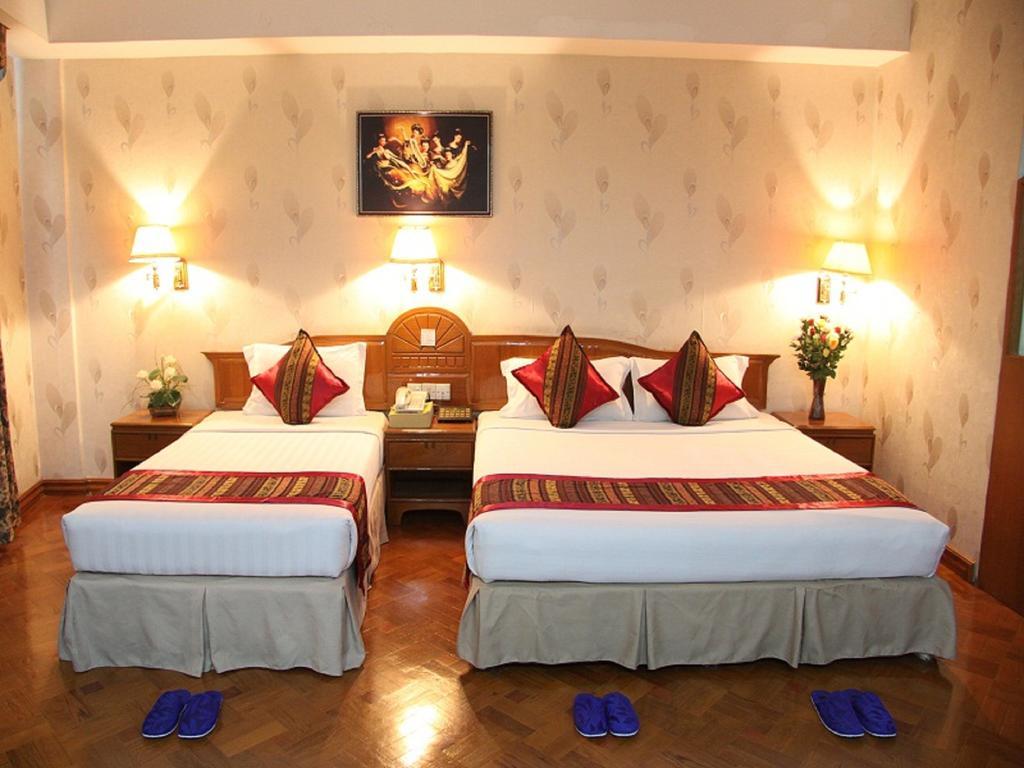 Excel Treasure Hotel Янгон Экстерьер фото