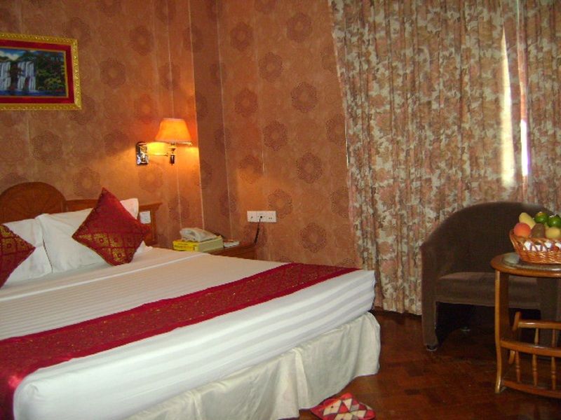 Excel Treasure Hotel Янгон Экстерьер фото