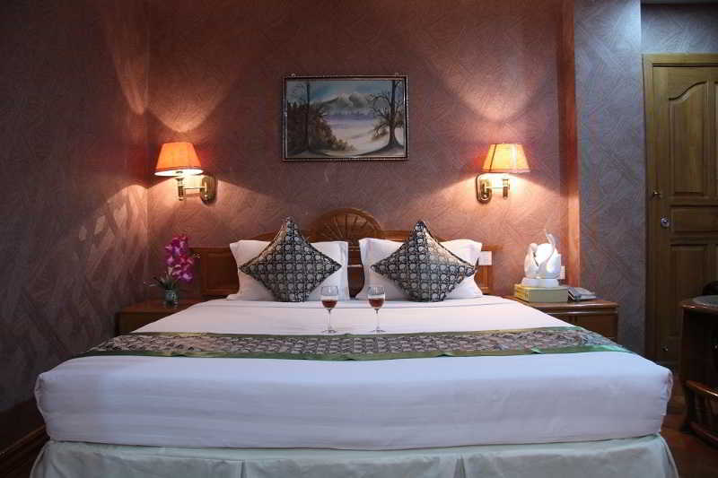 Excel Treasure Hotel Янгон Экстерьер фото