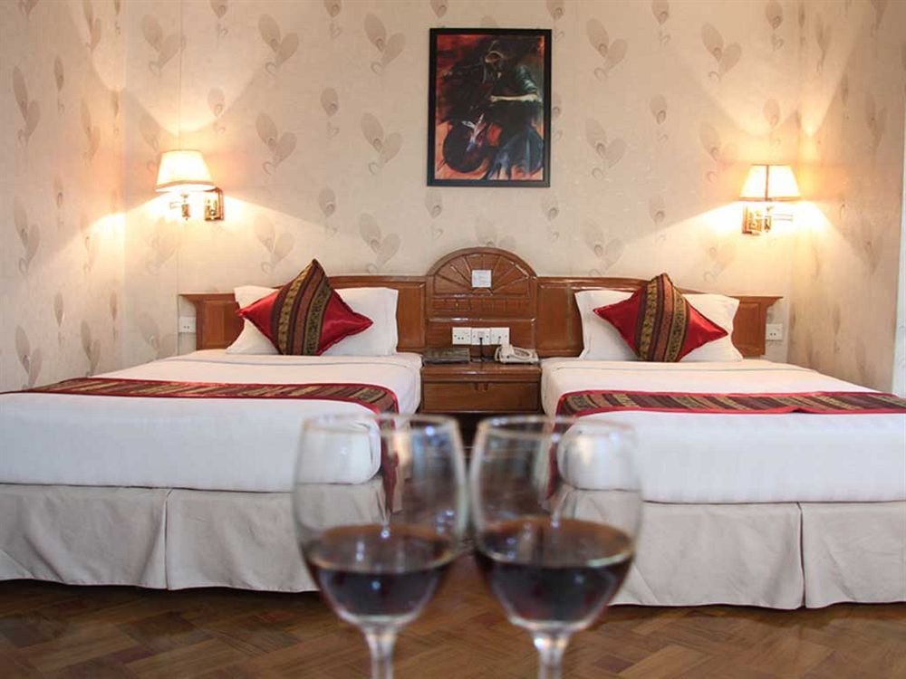 Excel Treasure Hotel Янгон Экстерьер фото