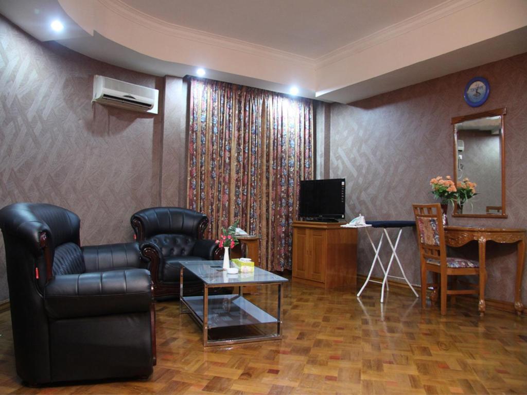 Excel Treasure Hotel Янгон Экстерьер фото