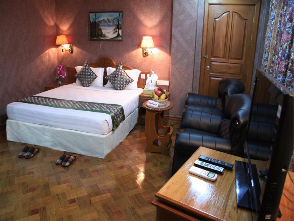 Excel Treasure Hotel Янгон Экстерьер фото