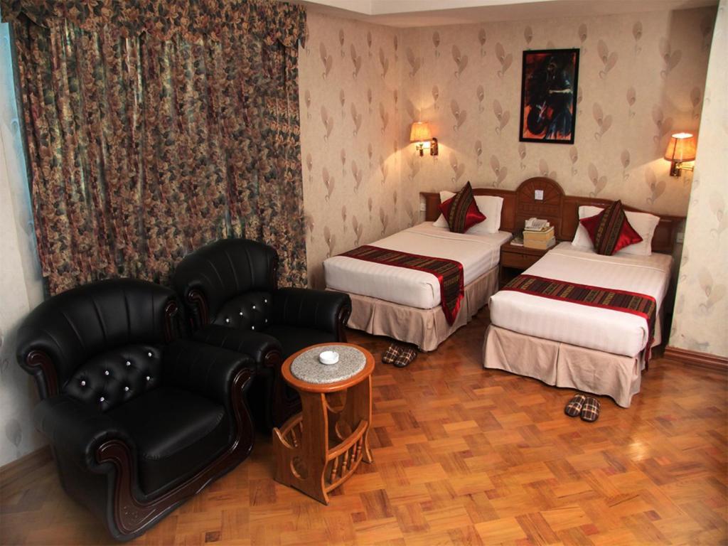 Excel Treasure Hotel Янгон Экстерьер фото