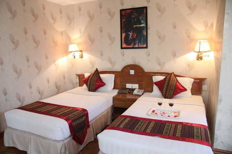 Excel Treasure Hotel Янгон Экстерьер фото